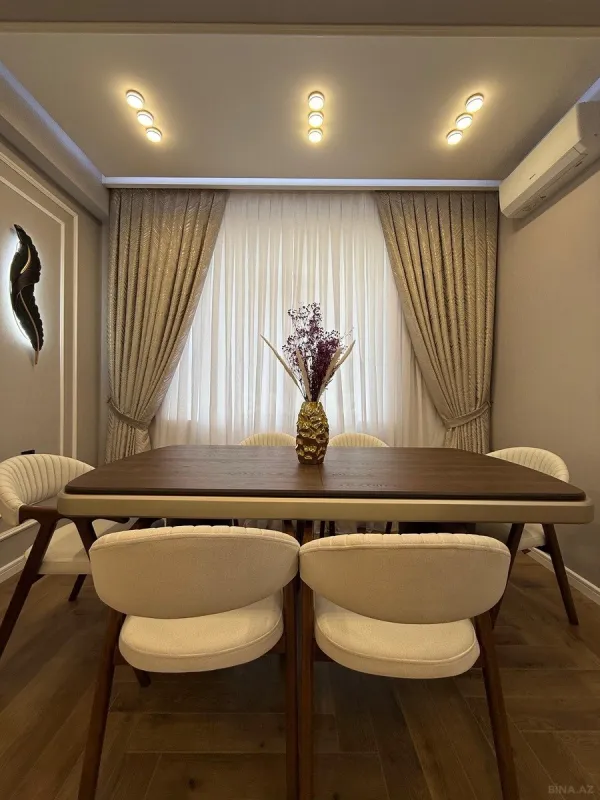 Satılır 3 otaqlı mənzil 105 m²
