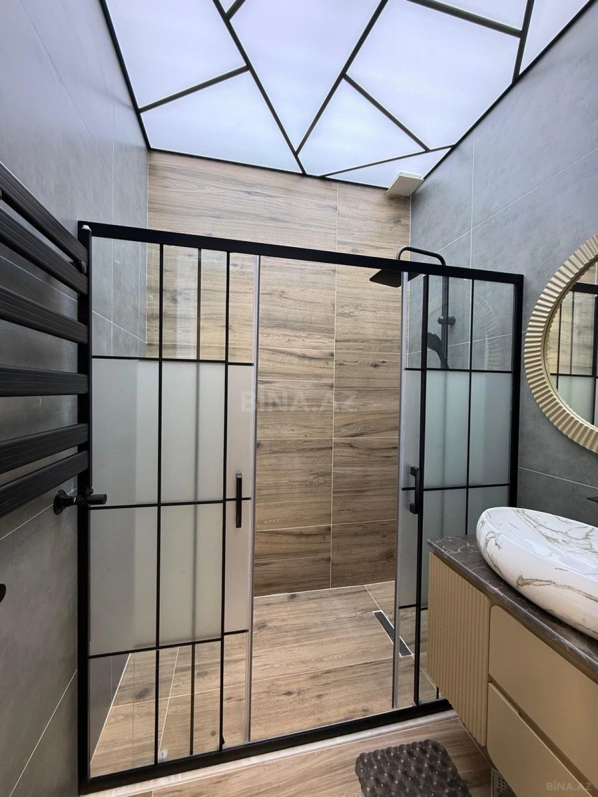 Satılır 3 otaqlı mənzil 105 m²