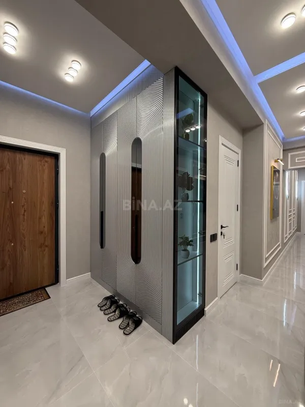 Satılır 3 otaqlı mənzil 105 m²