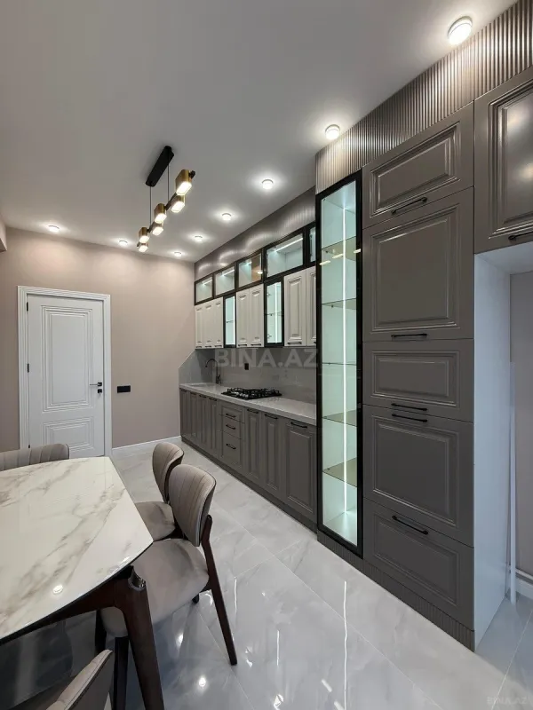 Satılır 3 otaqlı mənzil 105 m²