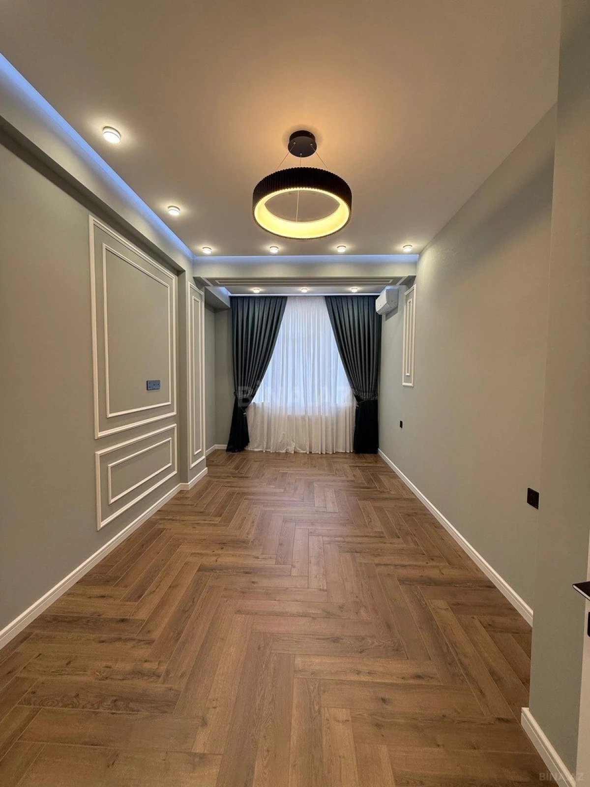 Satılır 3 otaqlı mənzil 105 m²