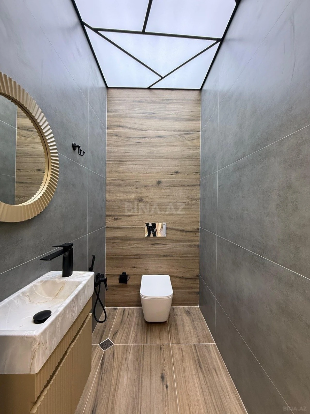 Satılır 3 otaqlı mənzil 105 m²