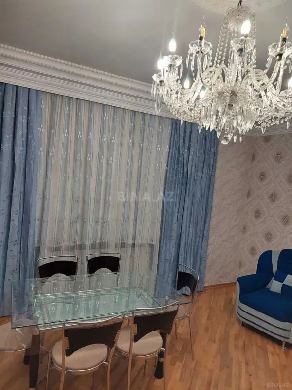 Kirayə verilir 2 otaqlı mənzil 100 m²