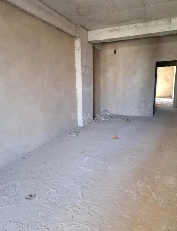 Satılır 2 otaqlı mənzil 82 m²