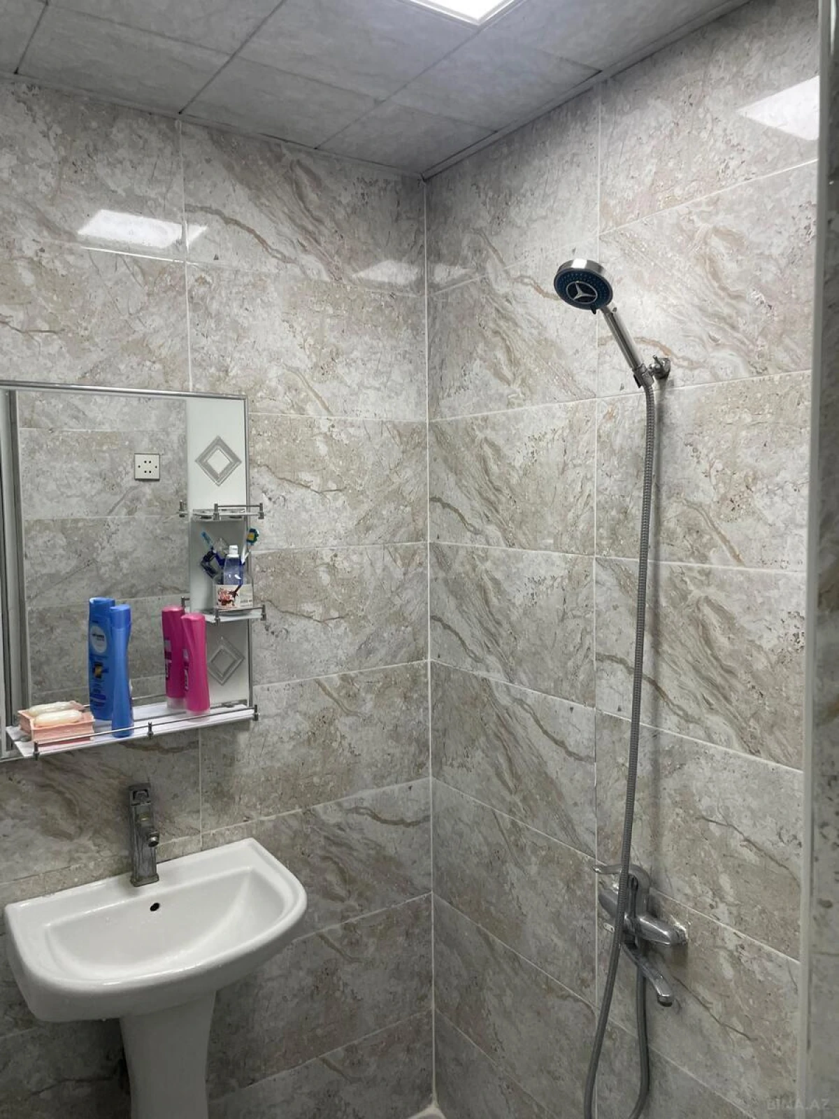 Kirayə verilir 2 otaqlı mənzil 50 m²