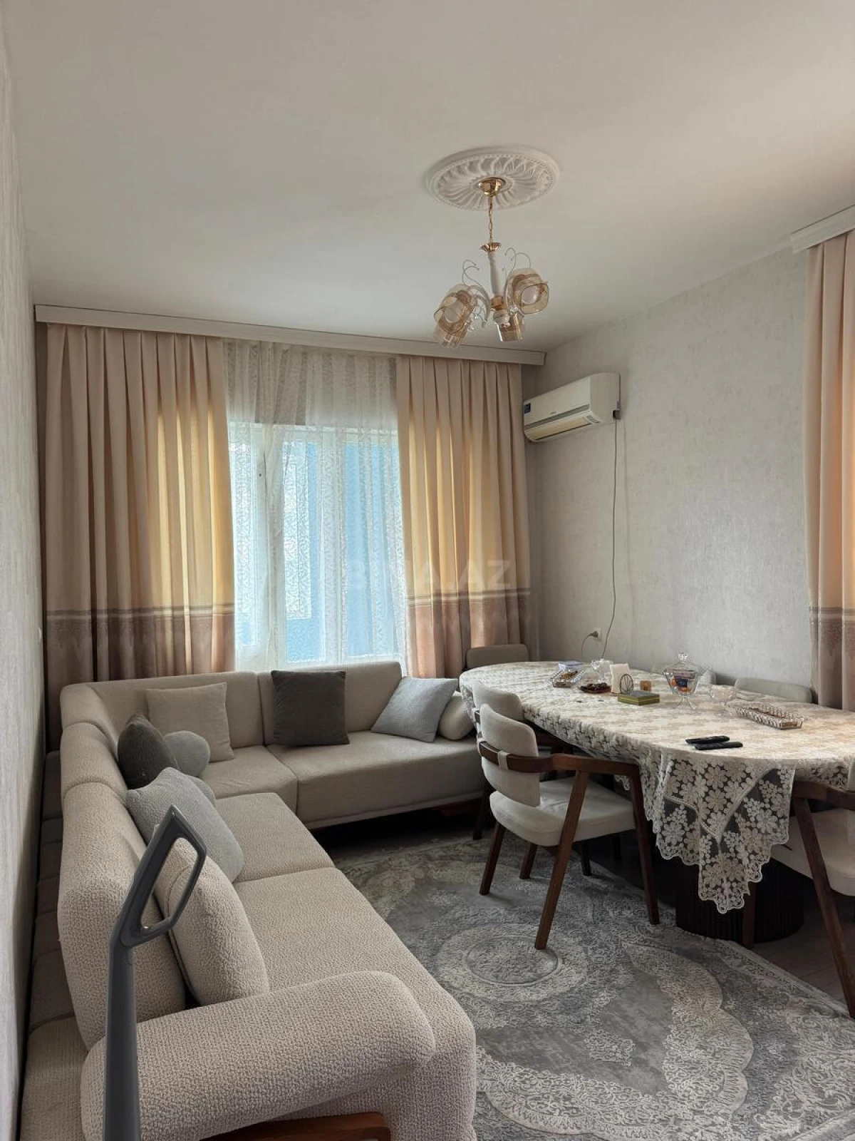 Satılır 2 otaqlı mənzil 65 m²