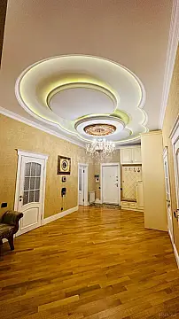 Satılır 3 otaqlı mənzil 175 m²