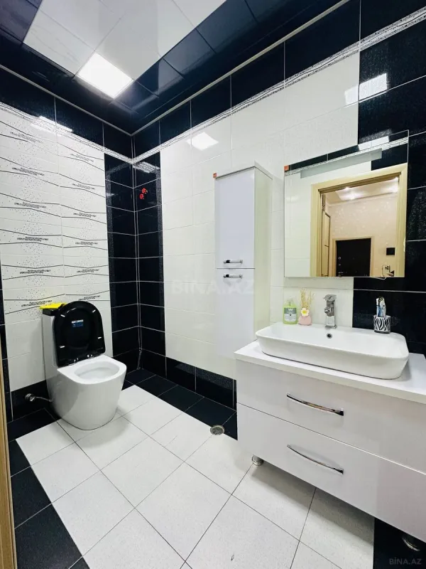Satılır 3 otaqlı mənzil 165 m²