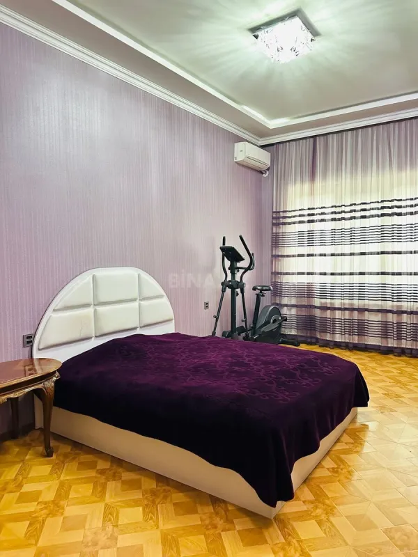 Satılır 3 otaqlı mənzil 165 m²