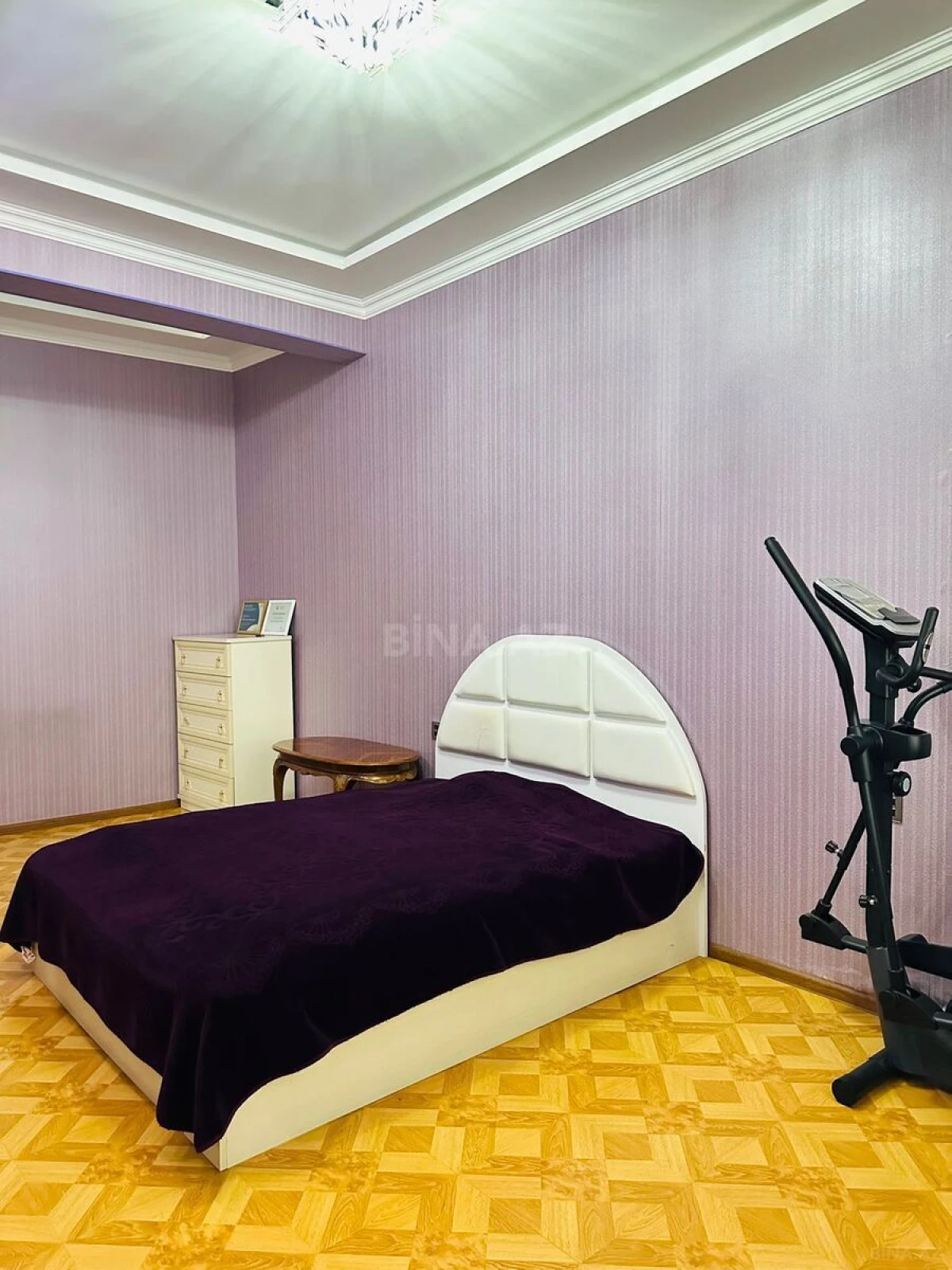 Satılır 3 otaqlı mənzil 165 m²