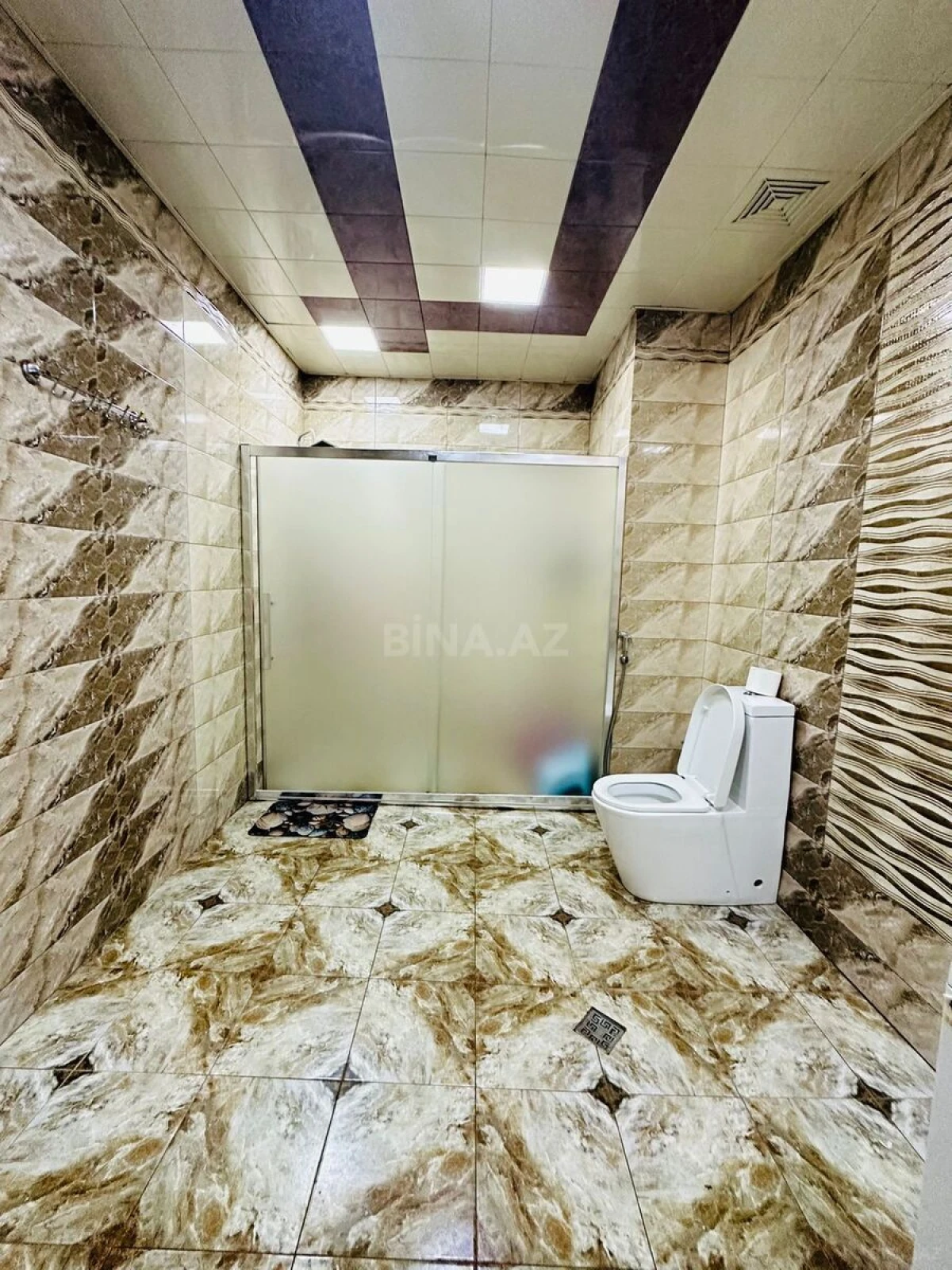 Satılır 3 otaqlı mənzil 165 m²
