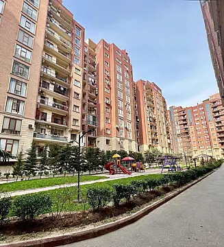 Satılır 3 otaqlı mənzil 165 m² — Bakı 3 otaq 165.00 m²