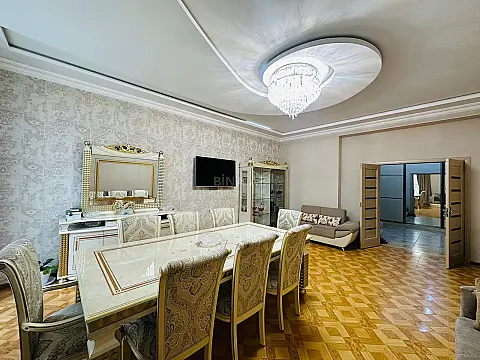 Satılır 3 otaqlı mənzil 165 m²