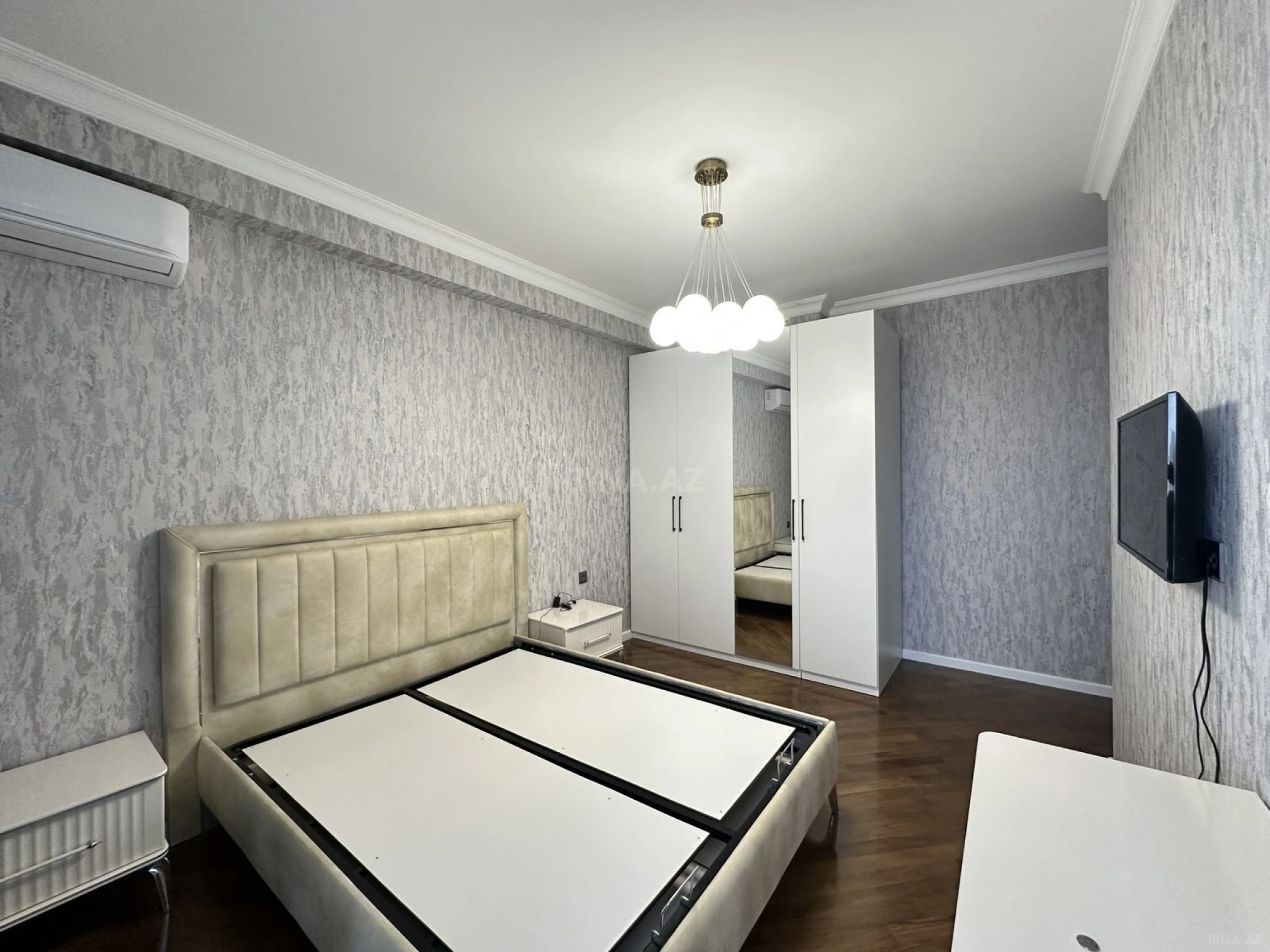 Kirayə verilir 2 otaqlı mənzil 90 m²