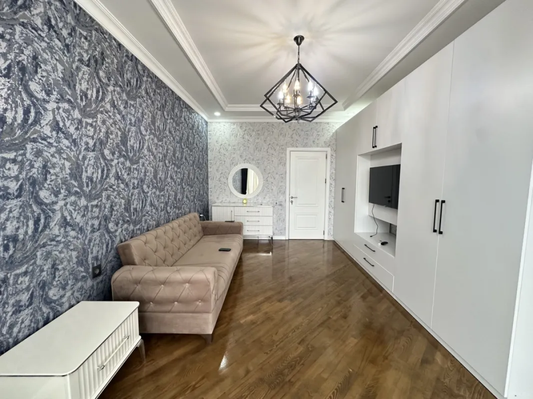 Kirayə verilir 2 otaqlı mənzil 90 m²
