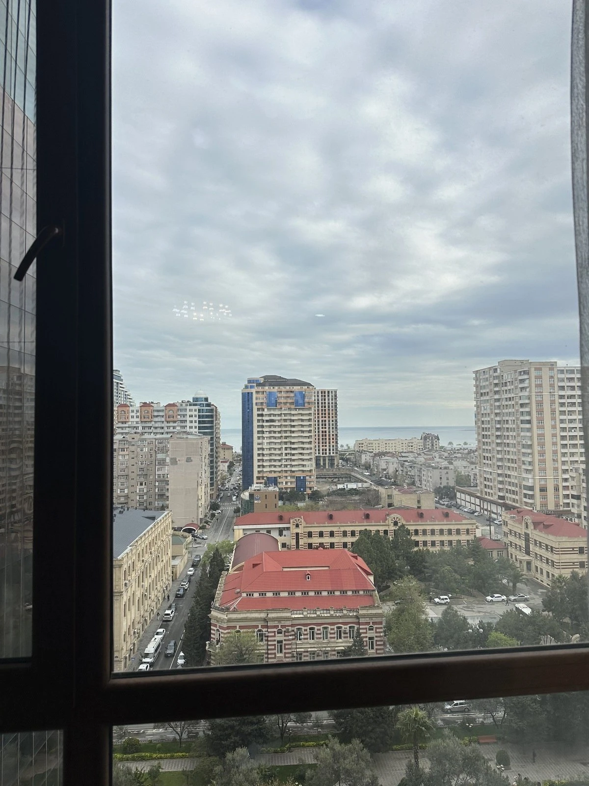 Kirayə verilir 2 otaqlı mənzil 90 m²