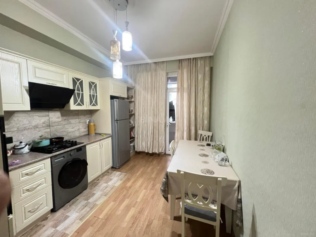 Satılır 3 otaqlı mənzil 116 m²