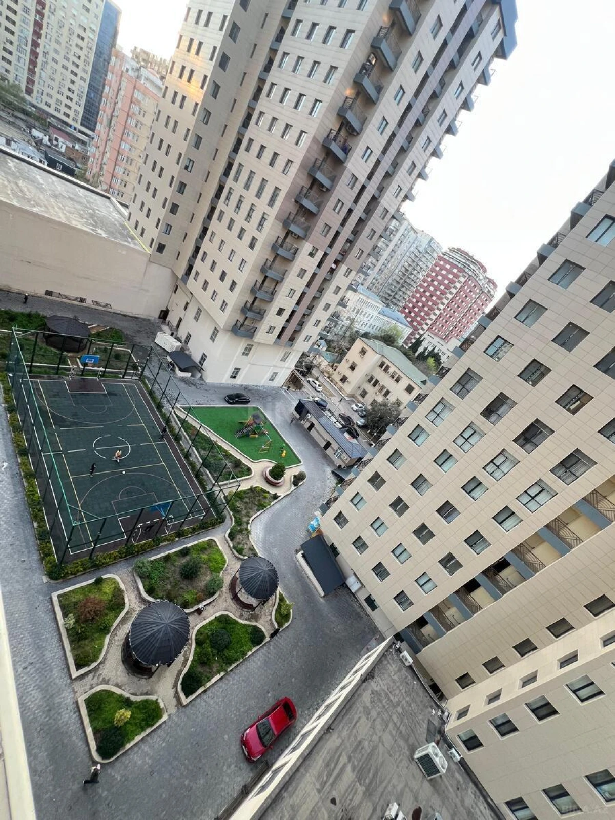 Satılır 3 otaqlı mənzil 116 m²