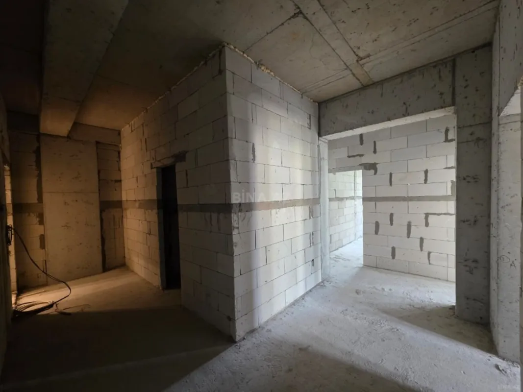 Satılır 3 otaqlı mənzil 154 m²