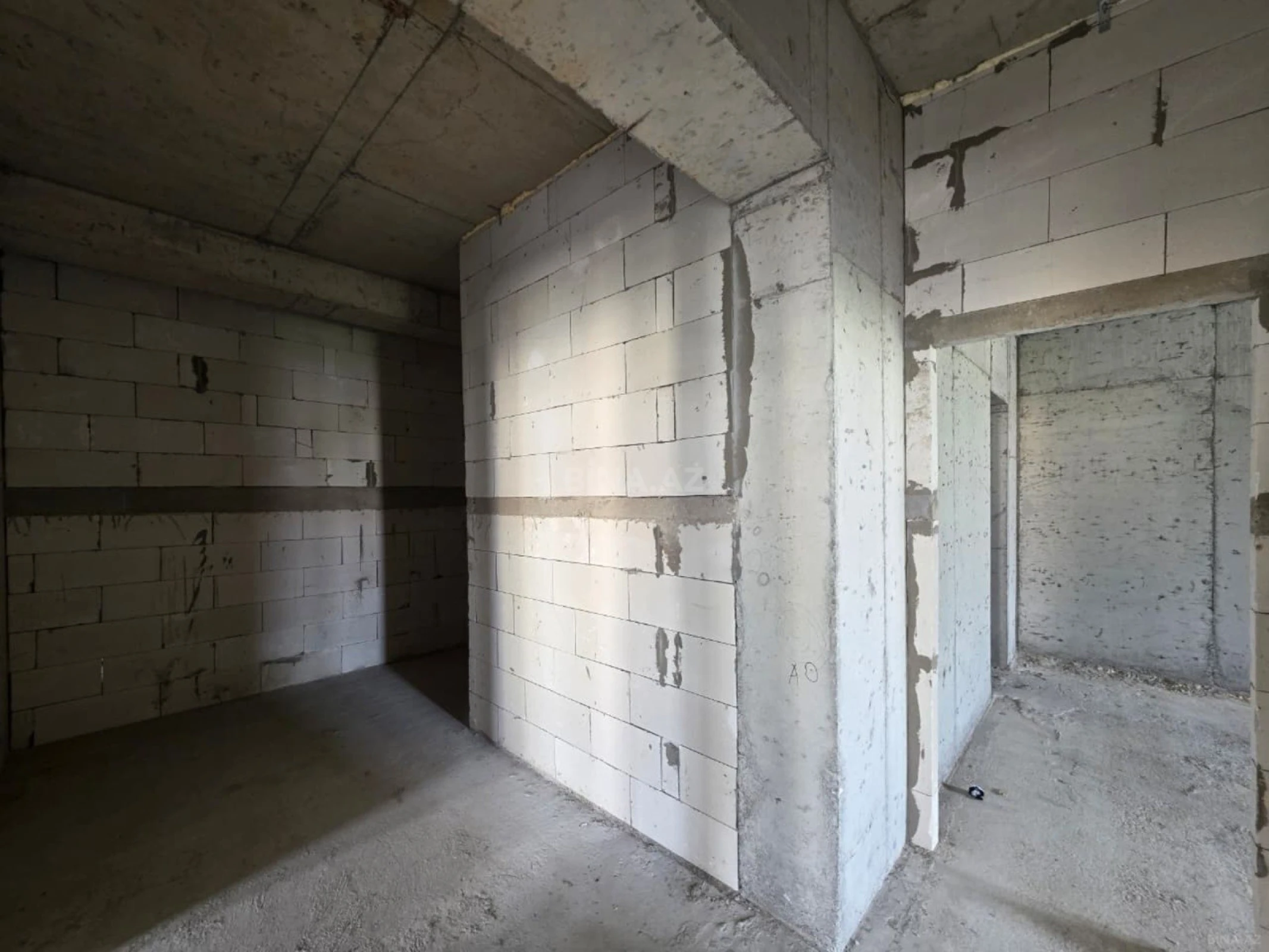 Satılır 3 otaqlı mənzil 154 m²