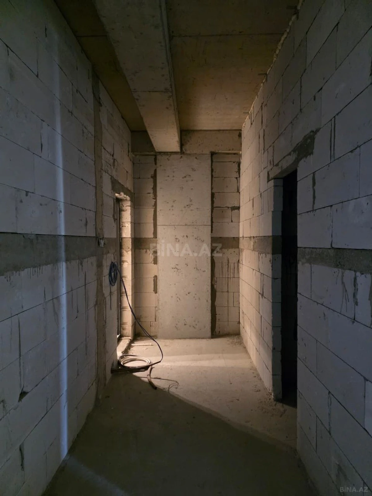 Satılır 3 otaqlı mənzil 154 m²