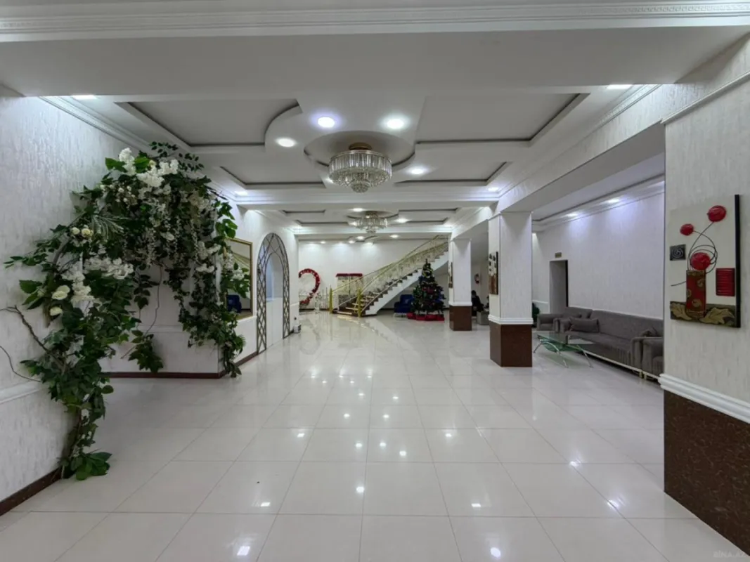 Satılır obyekt 842 m²