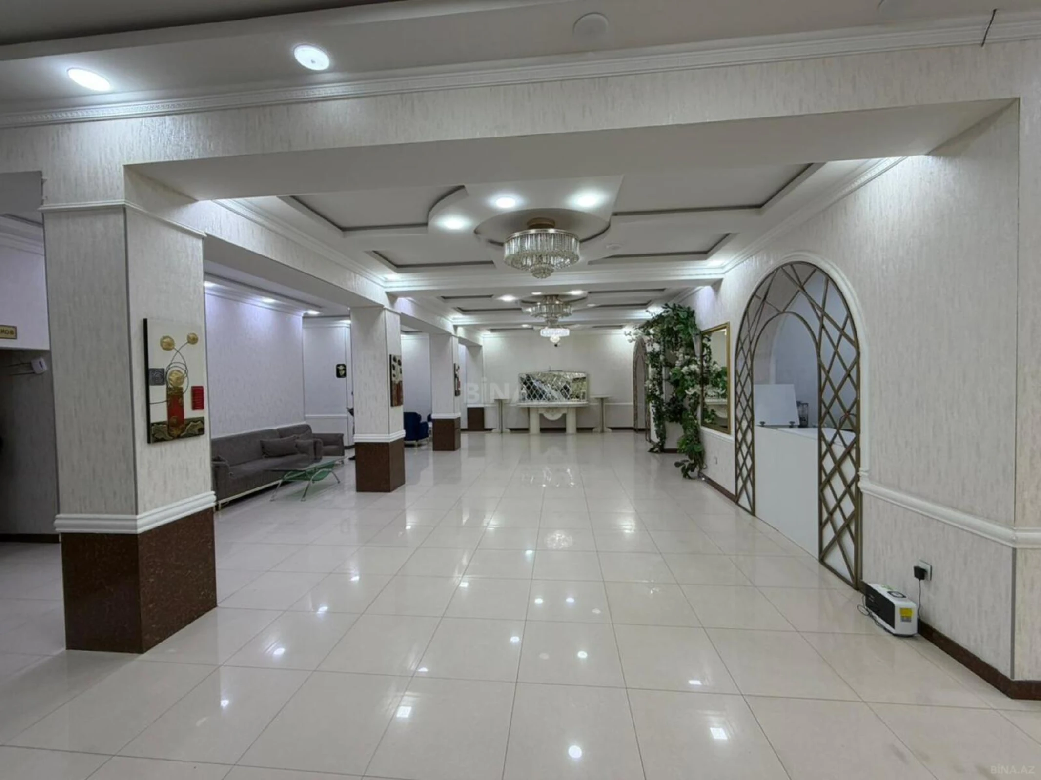 Satılır obyekt 842 m²