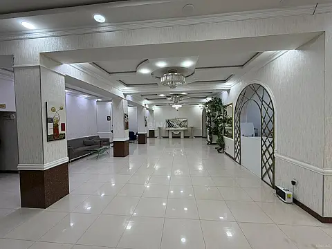 Satılır obyekt 842 m²