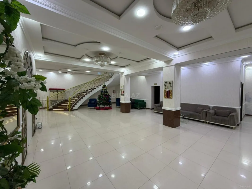 Satılır obyekt 842 m²