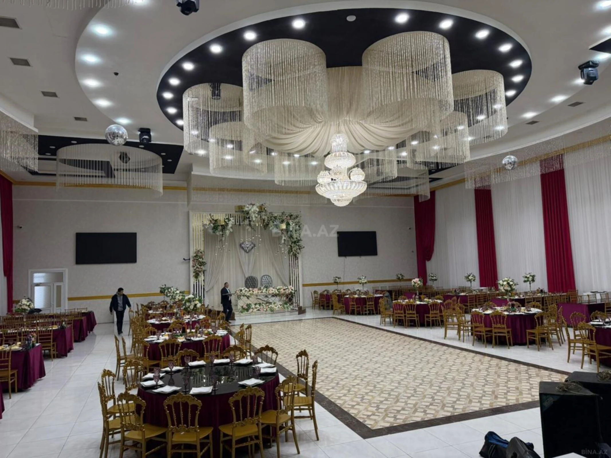 Satılır obyekt 842 m²