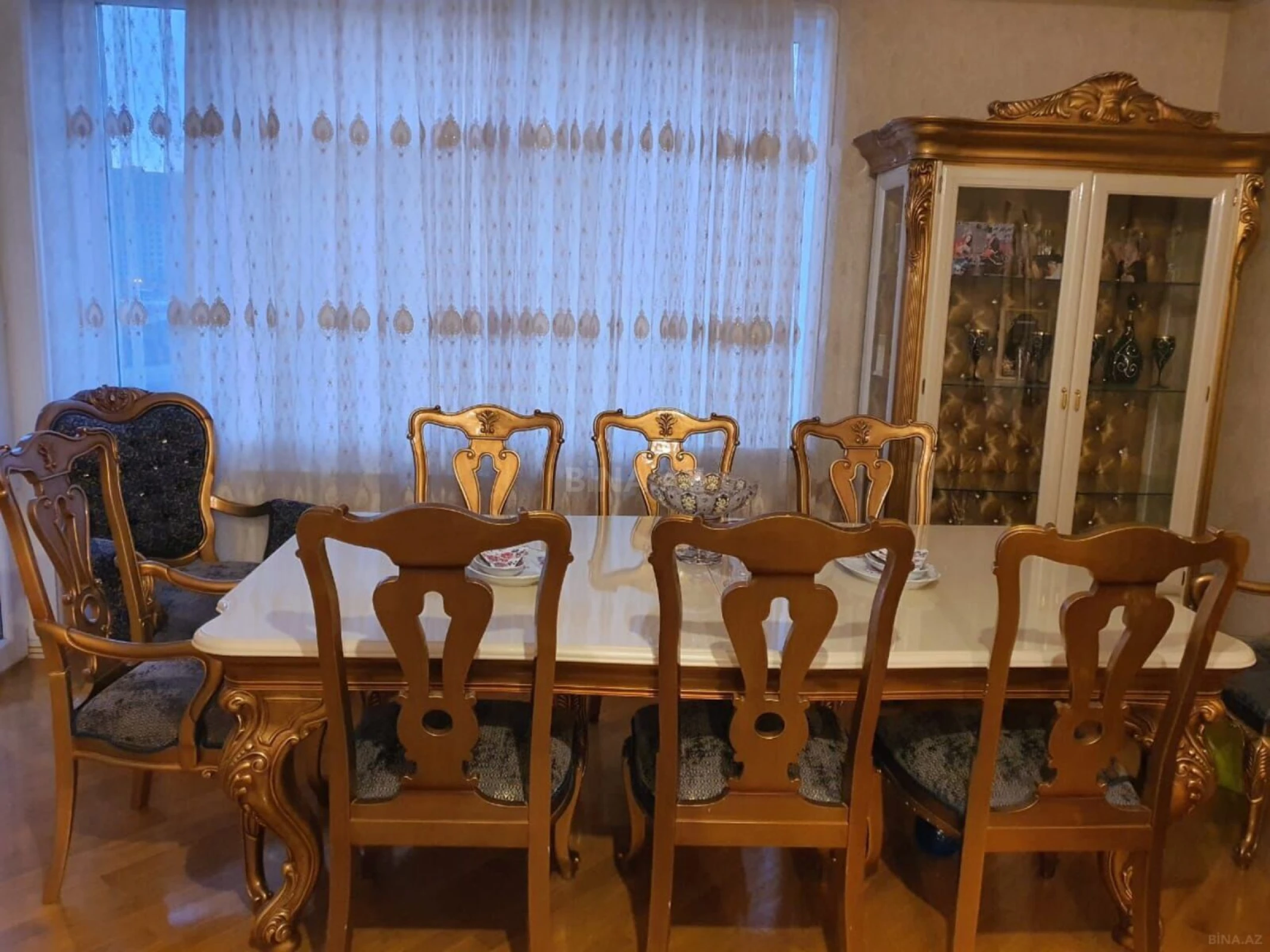 Kirayə verilir 2 otaqlı mənzil 97 m²