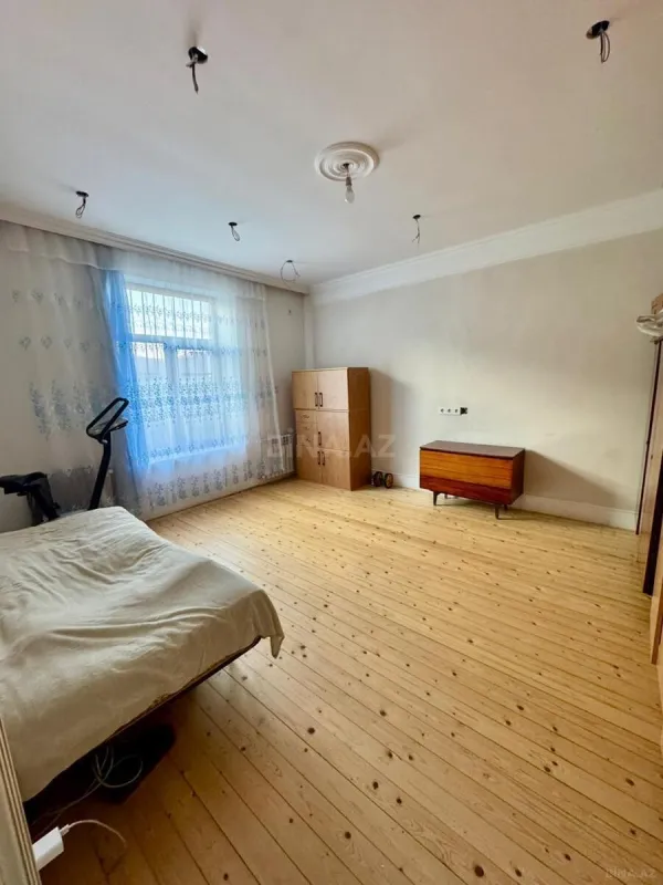 Satılır 5 otaqlı həyət evi 167 m²