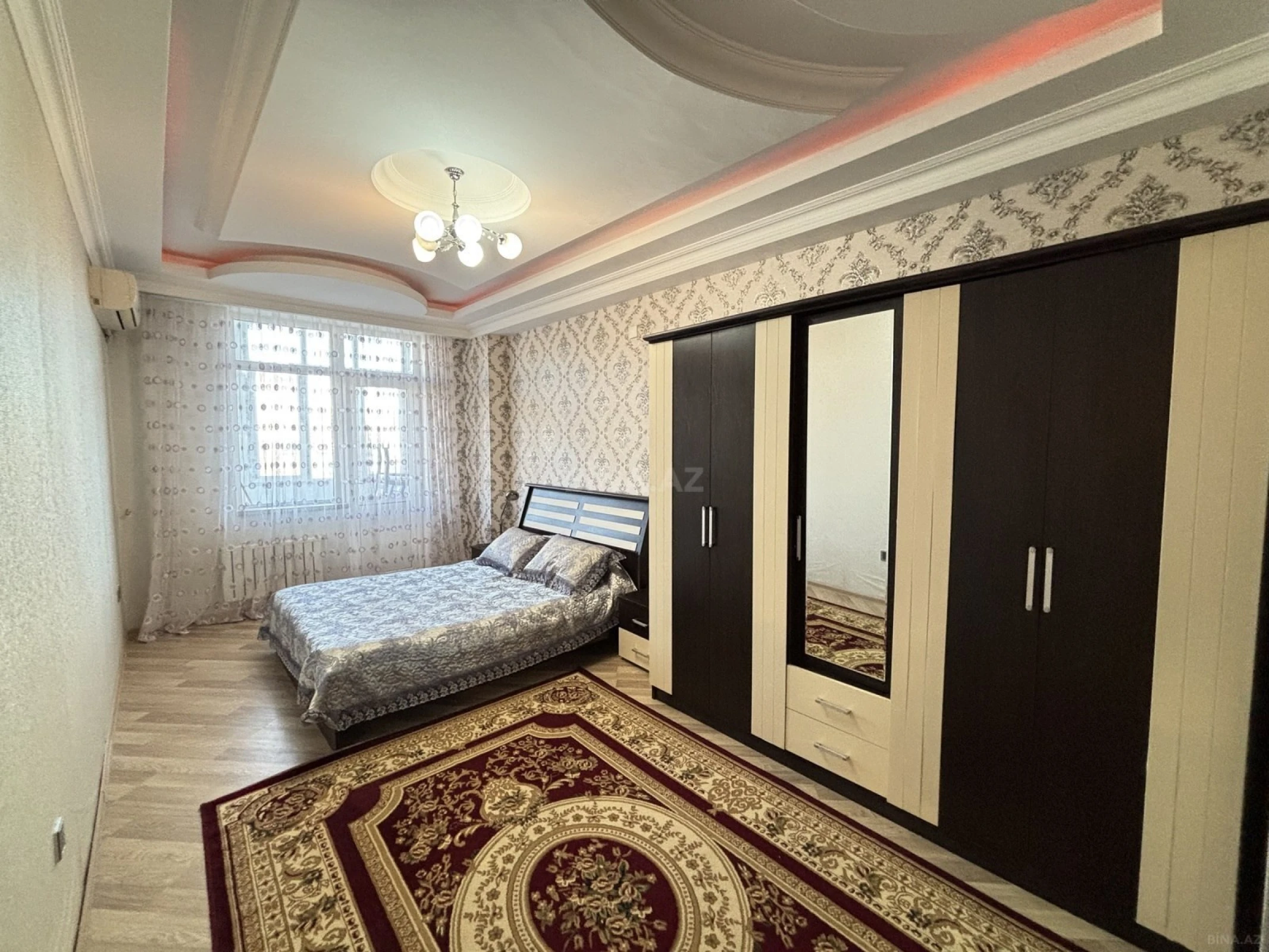 Kirayə verilir 2 otaqlı mənzil 100 m²