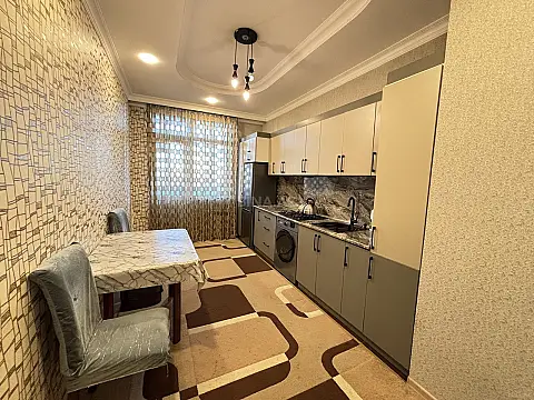 Kirayə verilir 2 otaqlı mənzil 100 m²