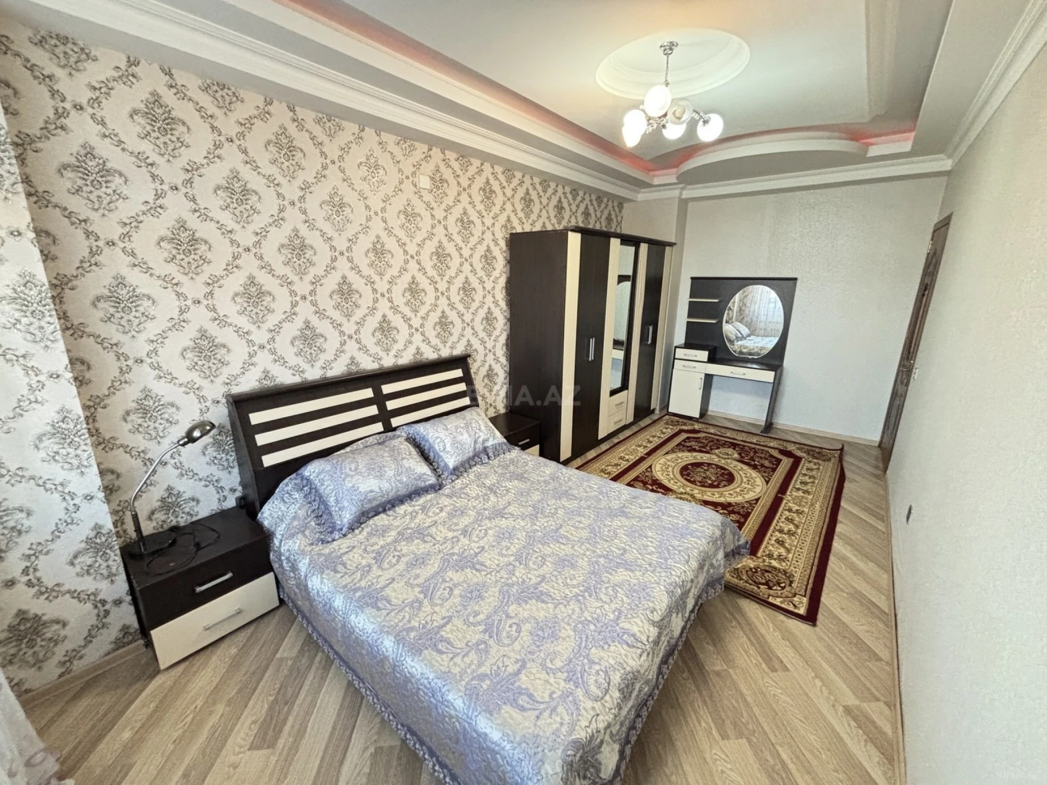 Kirayə verilir 2 otaqlı mənzil 100 m²