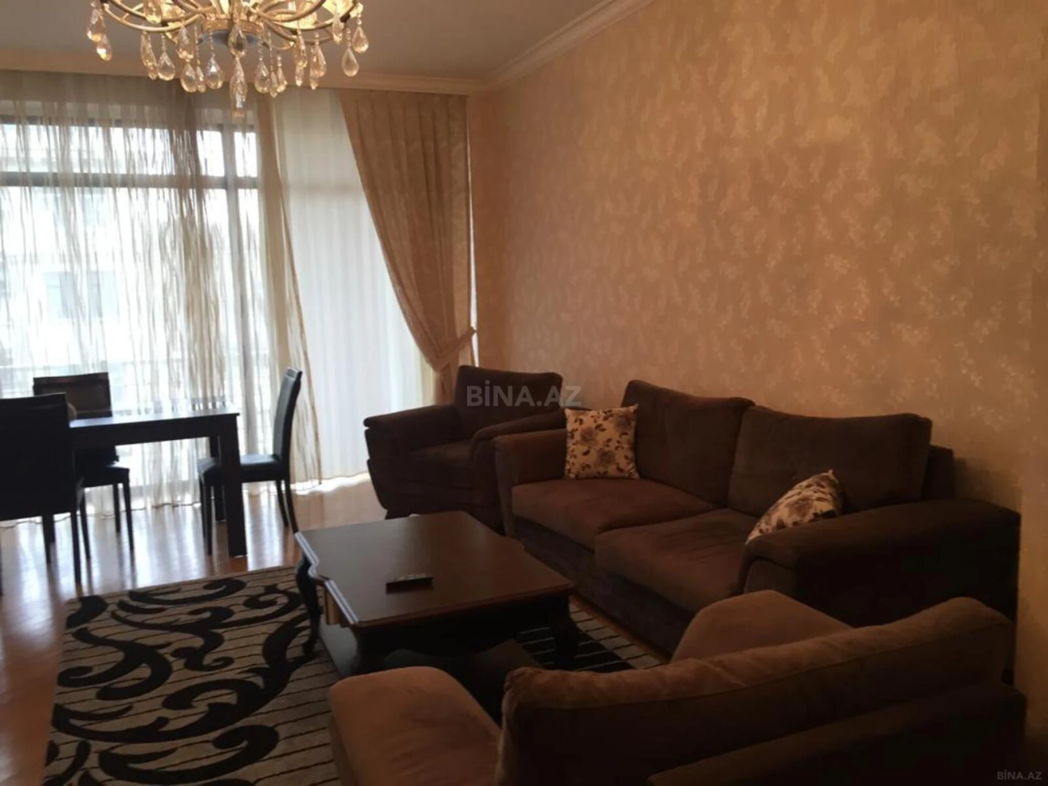 Kirayə verilir 3 otaqlı mənzil 130 m²