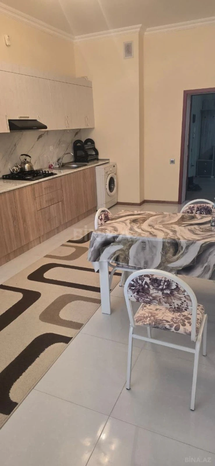 Kirayə verilir 3 otaqlı mənzil 150 m²