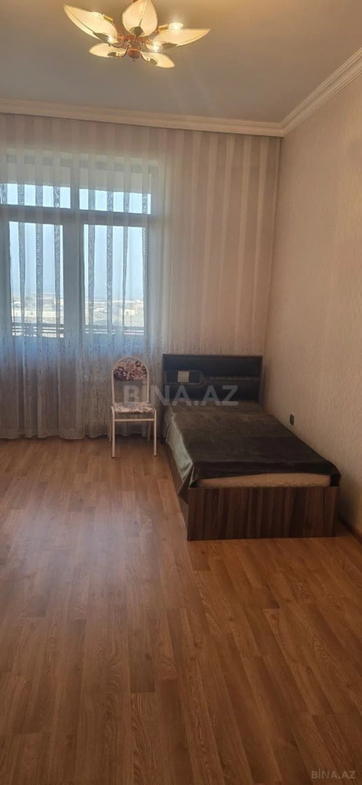 Kirayə verilir 3 otaqlı mənzil 150 m²