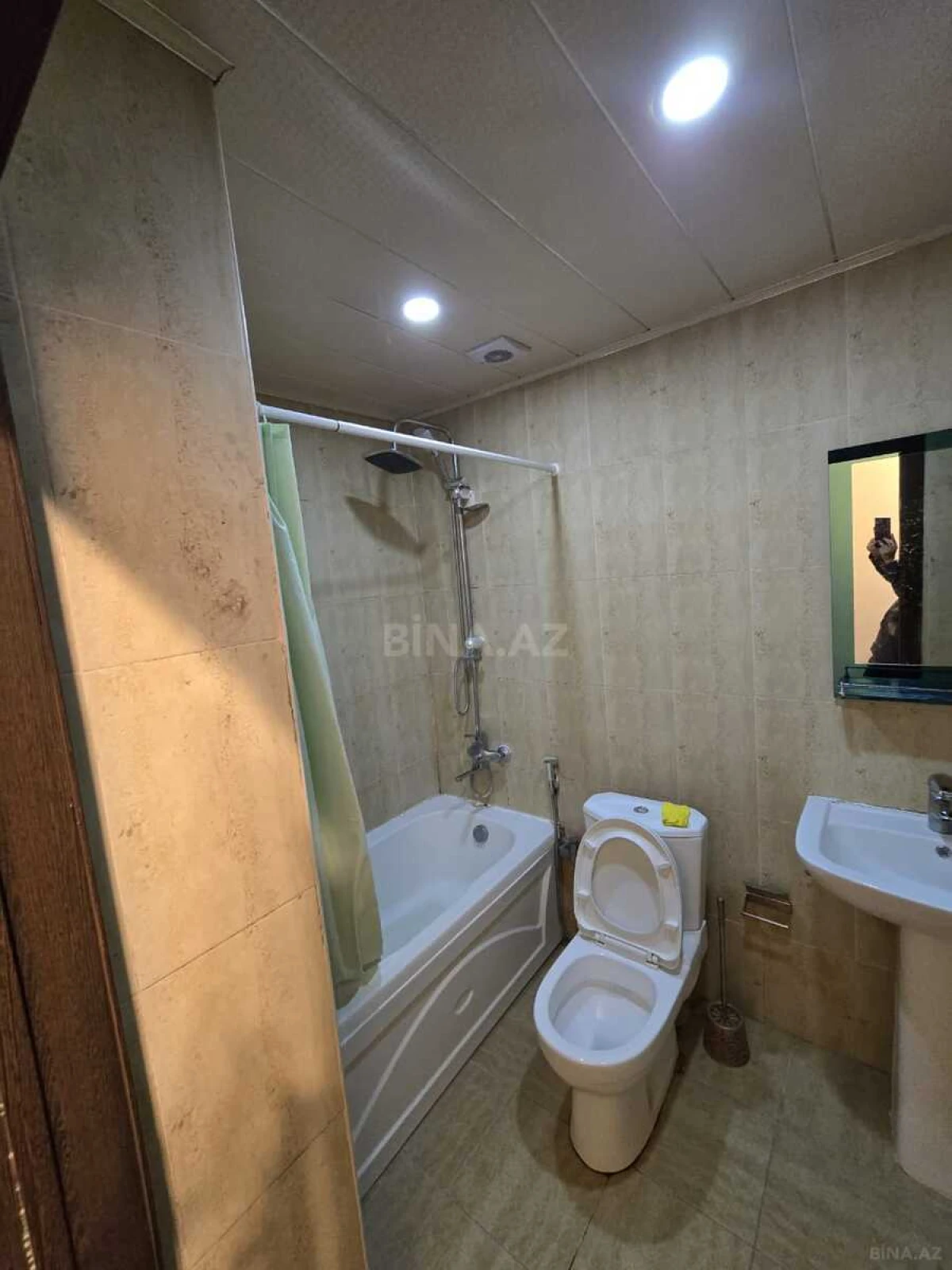 Kirayə verilir 2 otaqlı mənzil 65 m²