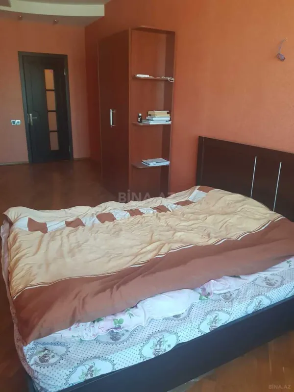 Satılır 3 otaqlı mənzil 155 m²