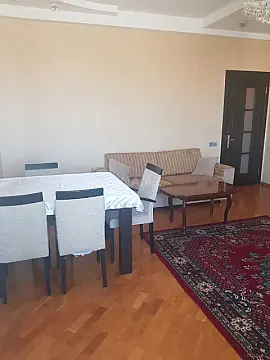 Satılır 3 otaqlı mənzil 155 m²