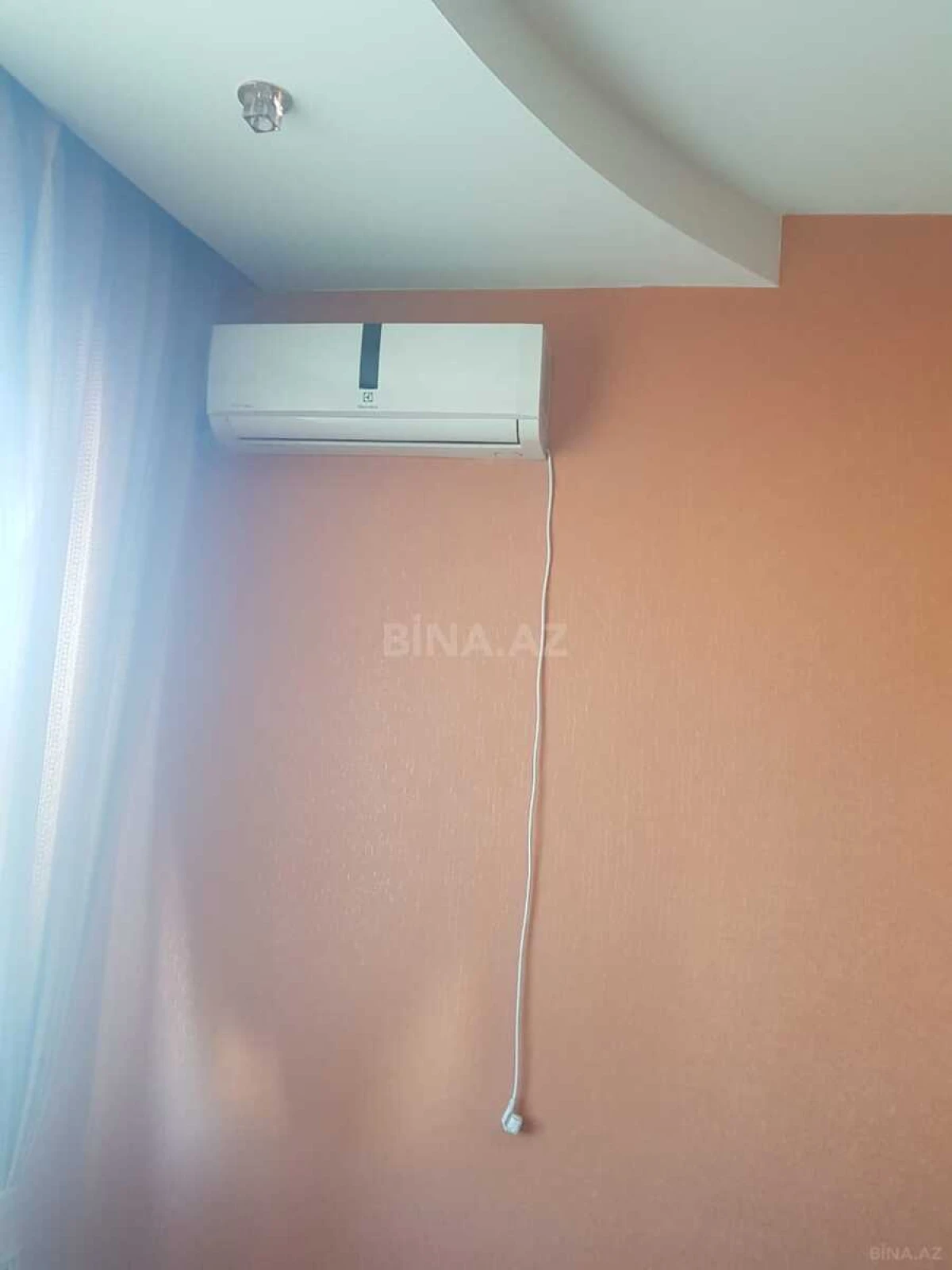 Satılır 3 otaqlı mənzil 155 m²