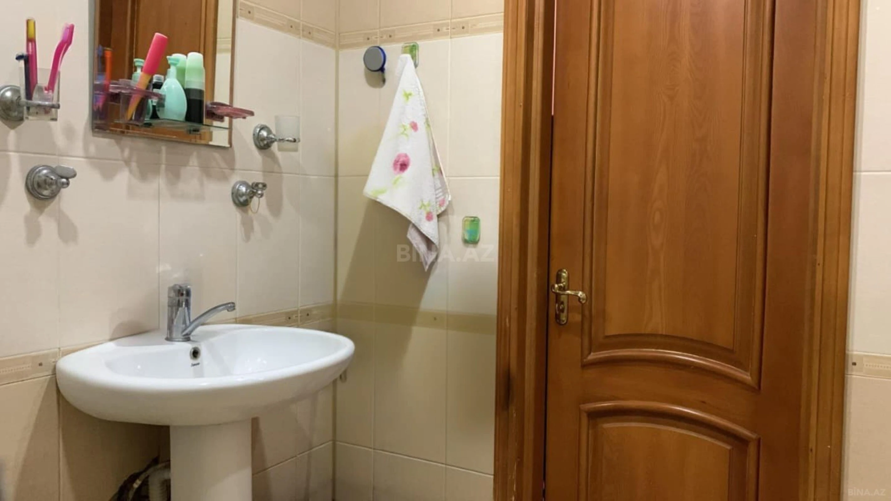 Satılır 2 otaqlı mənzil 96 m²