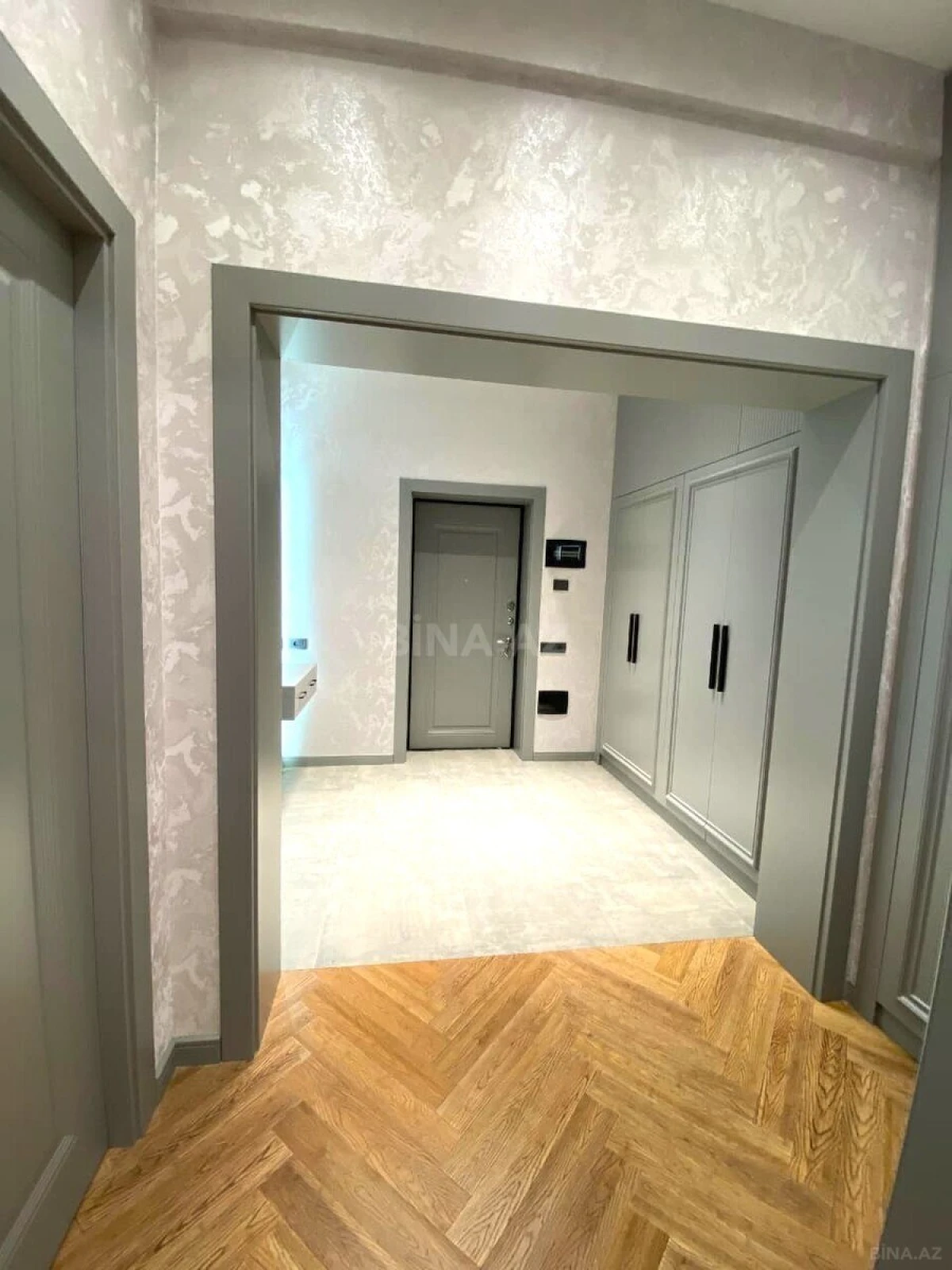 Satılır 2 otaqlı mənzil 70 m²