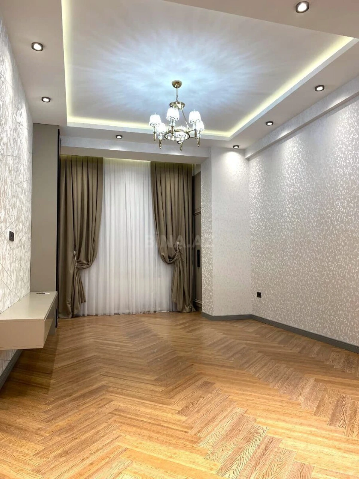 Satılır 2 otaqlı mənzil 70 m²