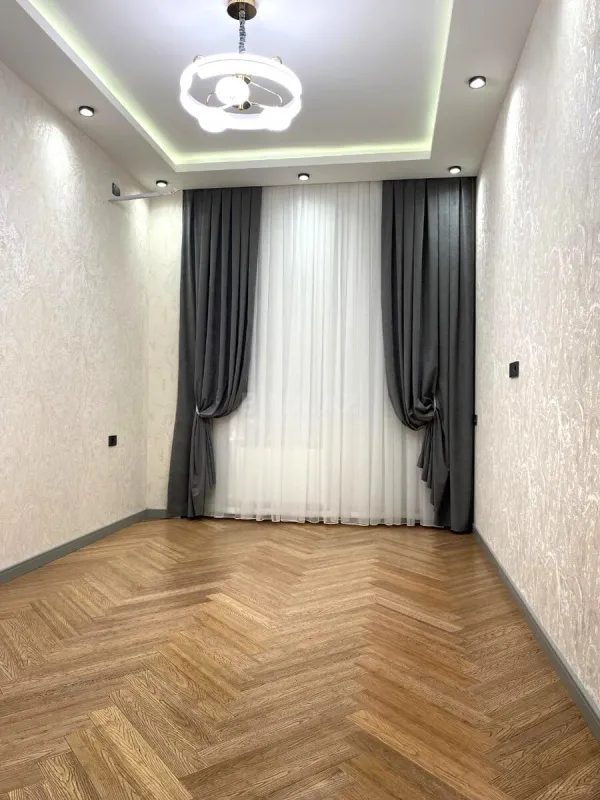 Satılır 2 otaqlı mənzil 70 m²
