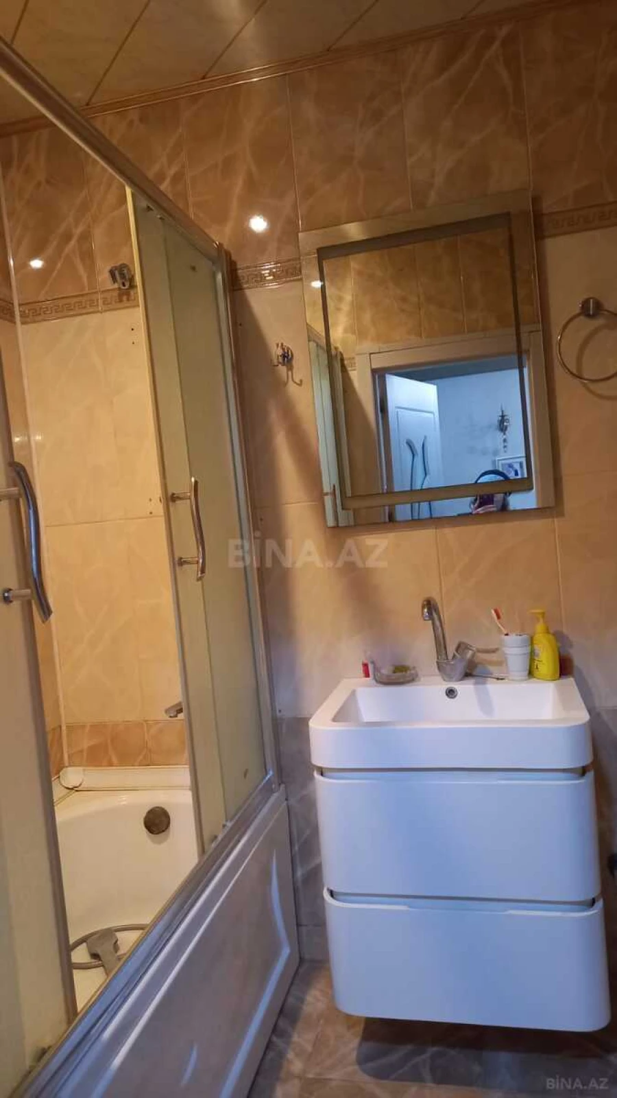 Kirayə verilir 2 otaqlı mənzil 65 m²