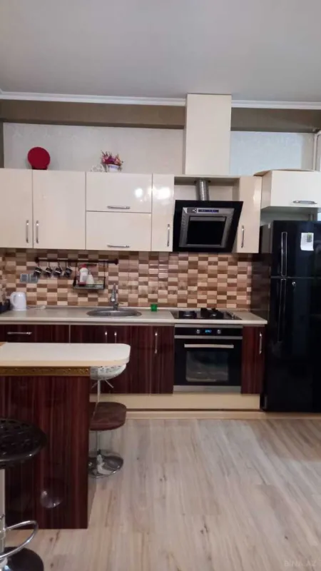 Kirayə verilir 2 otaqlı mənzil 65 m²