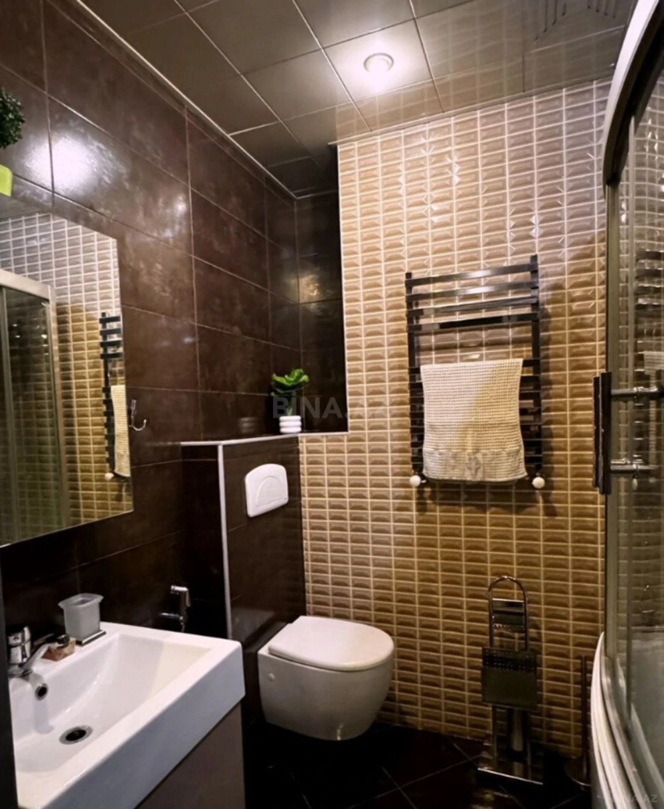 Kirayə verilir 4 otaqlı mənzil 150 m²