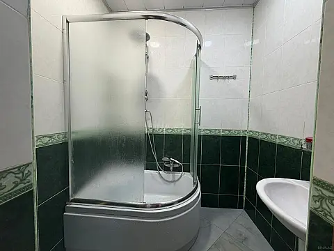 Kirayə verilir 2 otaqlı mənzil 65 m²
